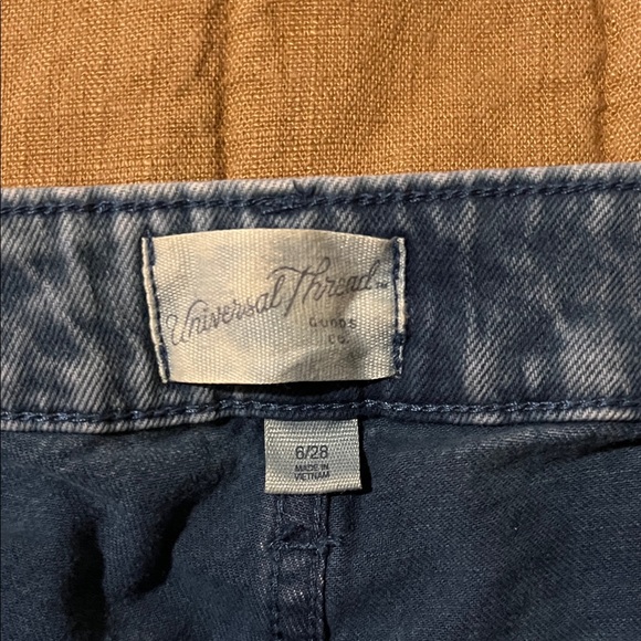 Universal Thread Dark Blue Jean Shorts - Picture 3 of 4